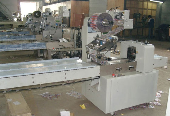 Çin Hızlı Hızlı Yastık Çantası Paketleme Makinesi, SS 304 Malzeme Yastık Tipi Paketleme Makinesi Tedarikçi