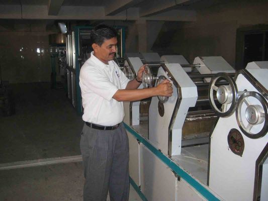 Gelişmiş Teknoloji Erişte İşleme Makinesi Komple Üretim Hattı Tedarikçi