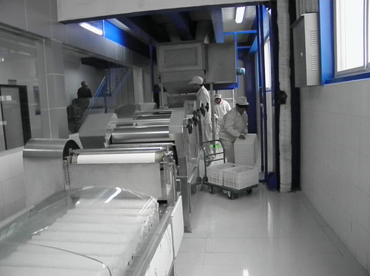 Yüksek Verimli Taze Erişte Yapma Makinesi Orijinal Tasarım Kompakt Yapı Tedarikçi